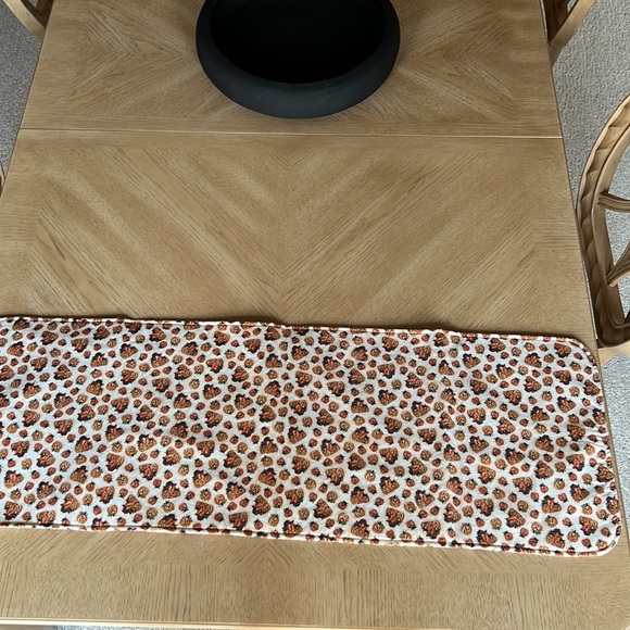 Halloween Themed Table Runner - Picture 3 of 4